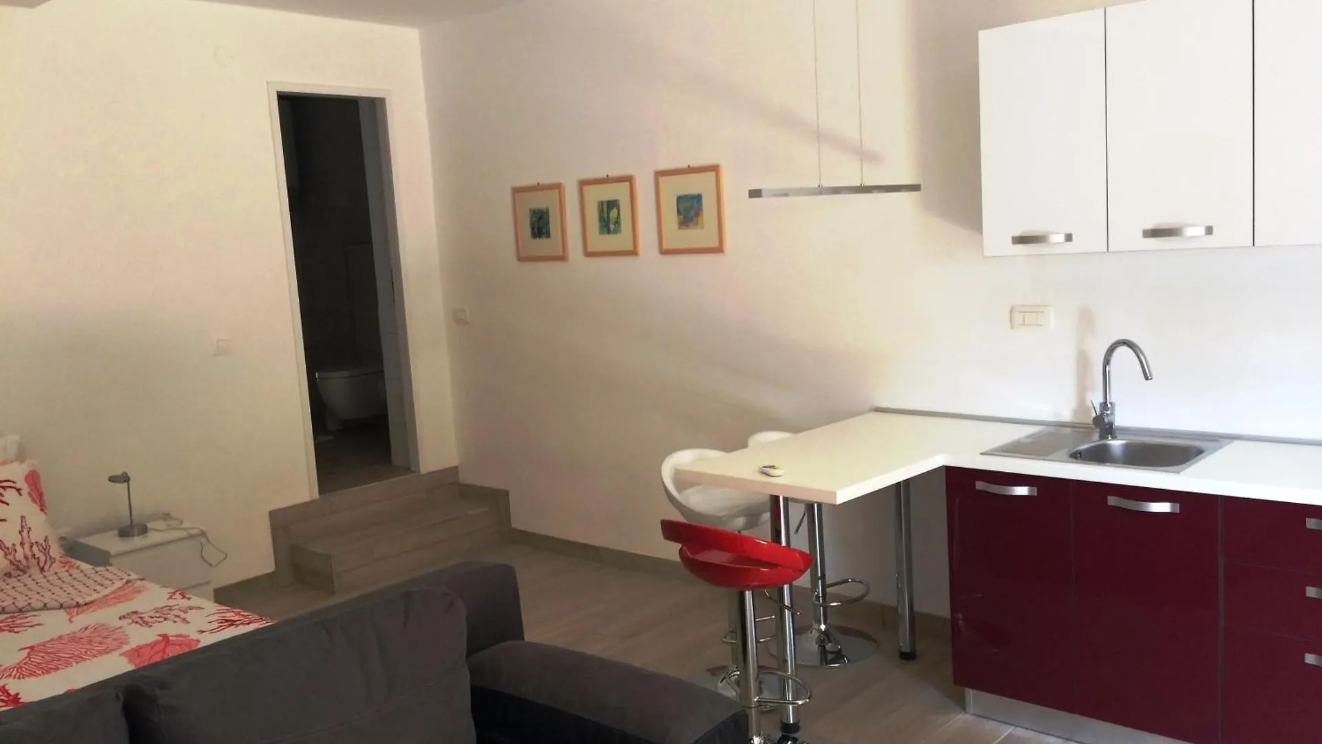 Molo Beach Apartments ロヴィニ