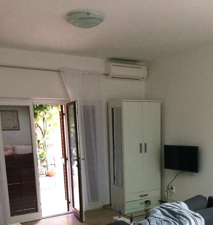 Molo Beach Apartments ロヴィニ クロアチア