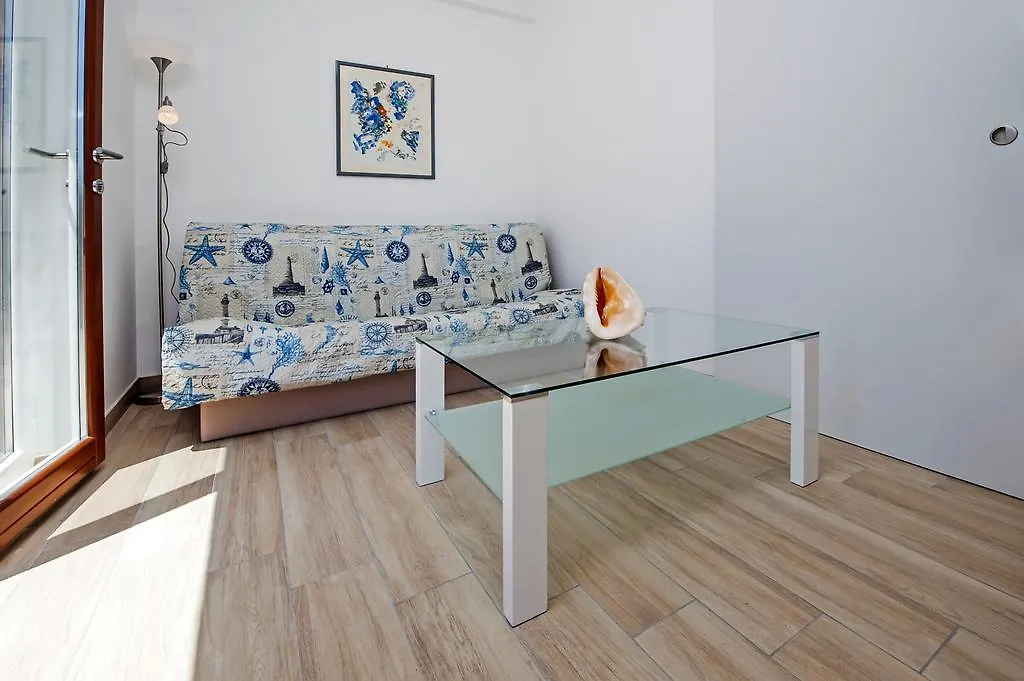 Molo Beach Apartments ロヴィニ クロアチア