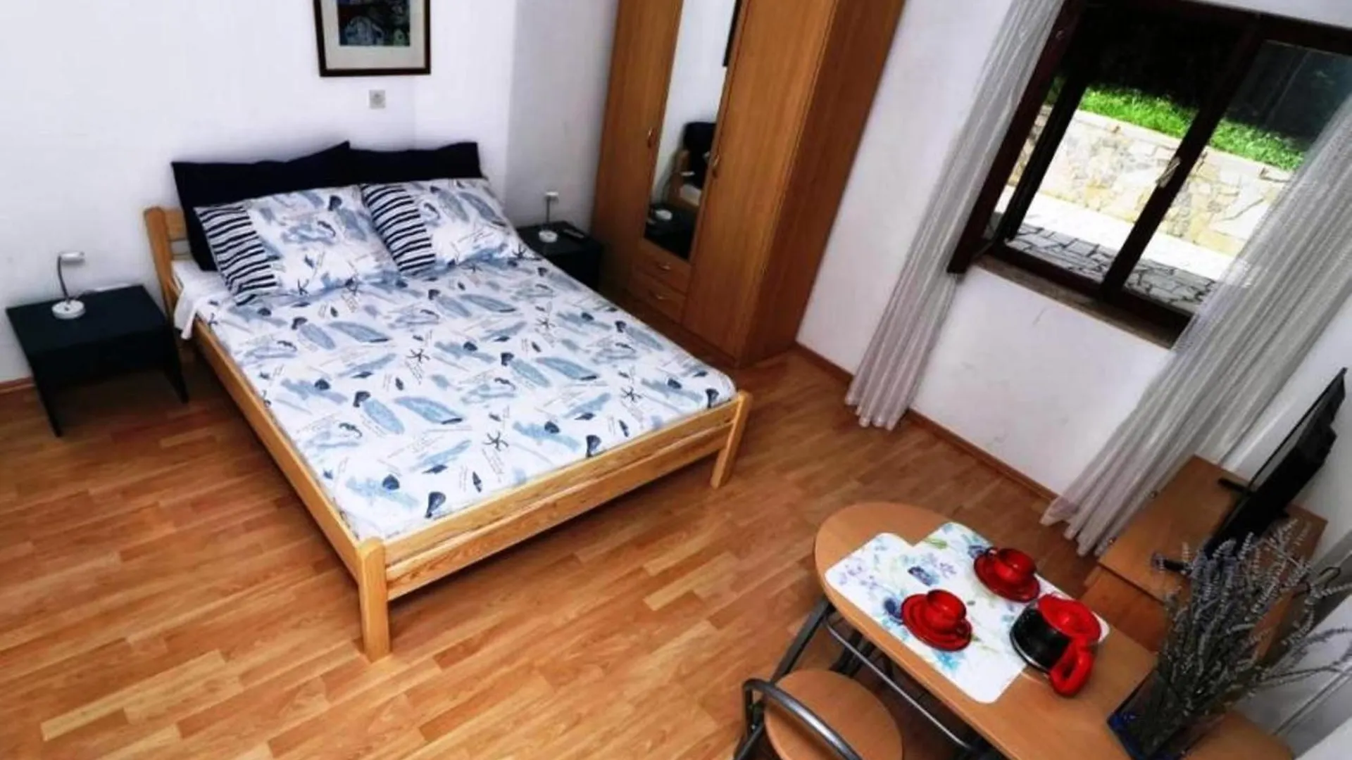 Molo Beach Apartments Ровинь