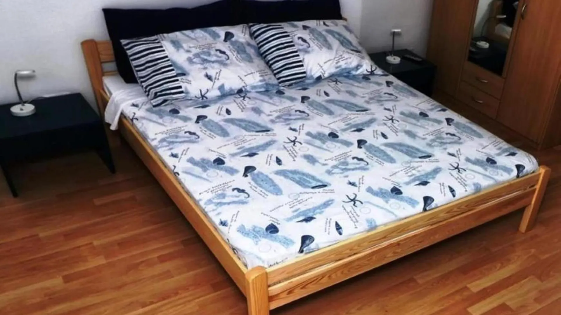 Molo Beach Apartments Ровинь