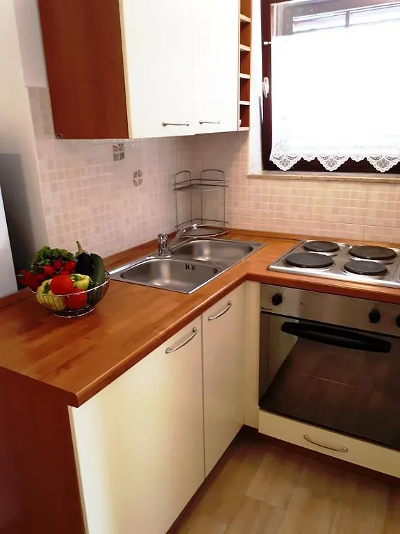 Molo Beach Apartments Ровинь 0*,
