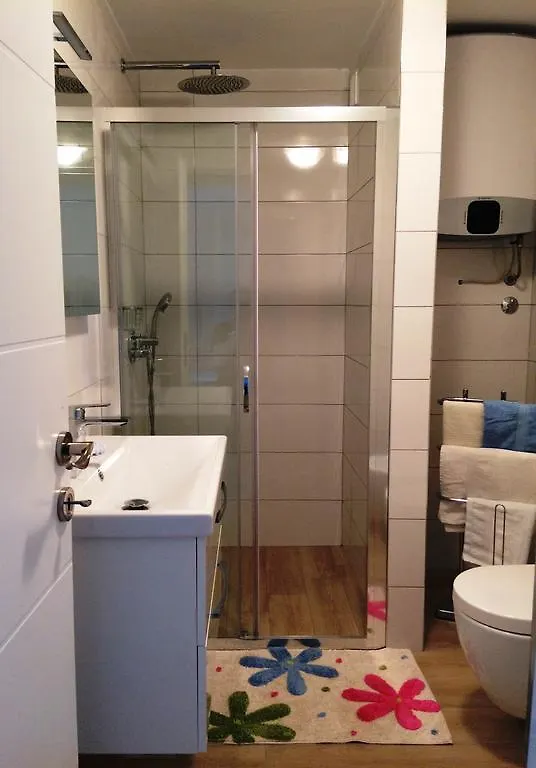 Molo Beach Apartments Ровинь