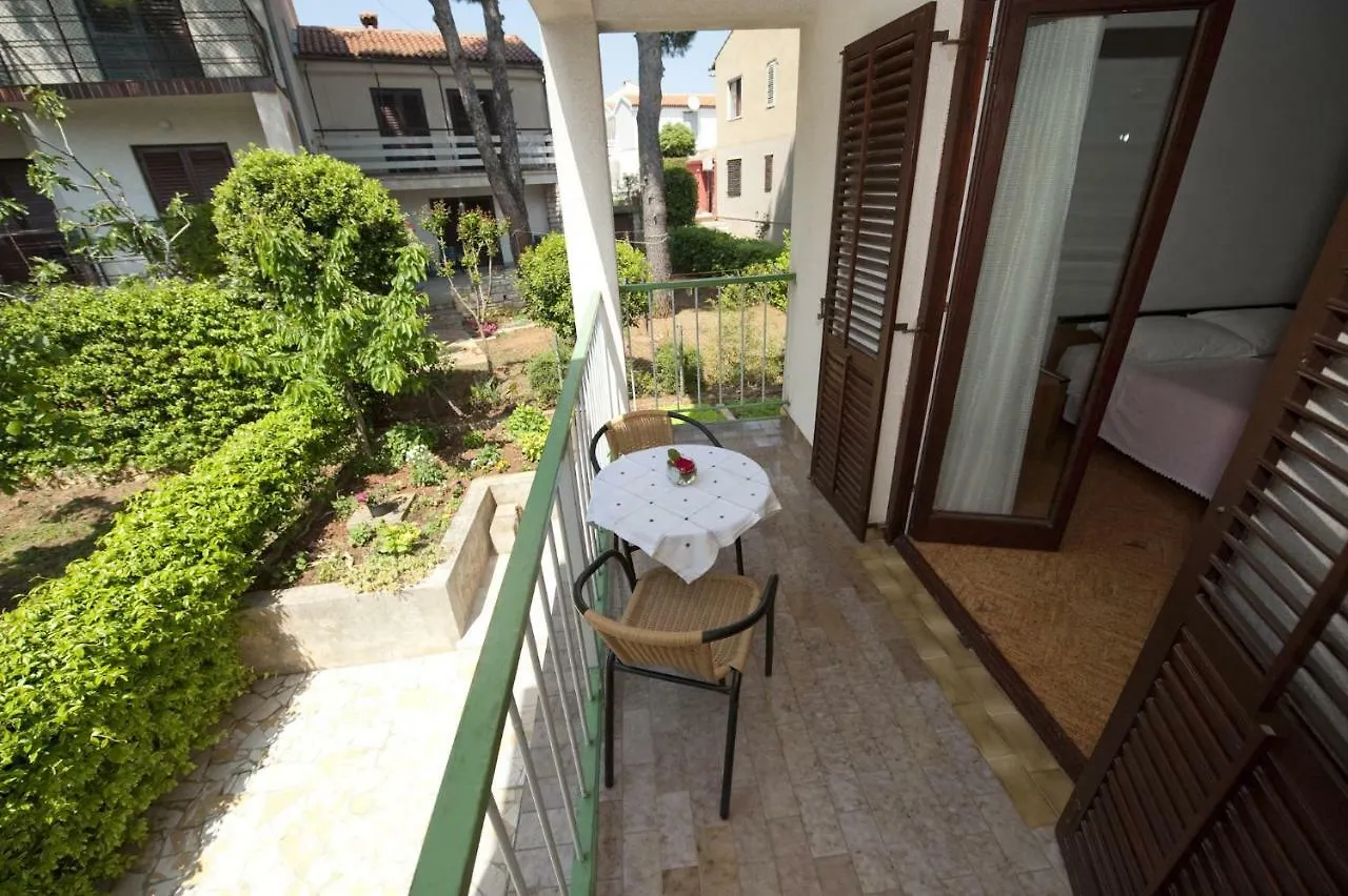 Molo Beach Apartments Ровинь