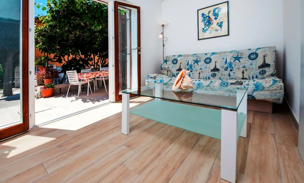 Molo Beach Apartments Ровинь Хорватия